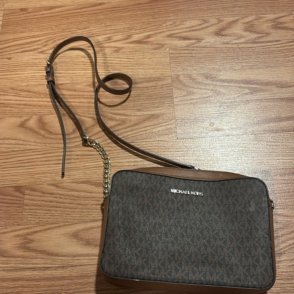 Michael Kors Jet Set Large East West Crossbody Signature Leather Bag Handbag
